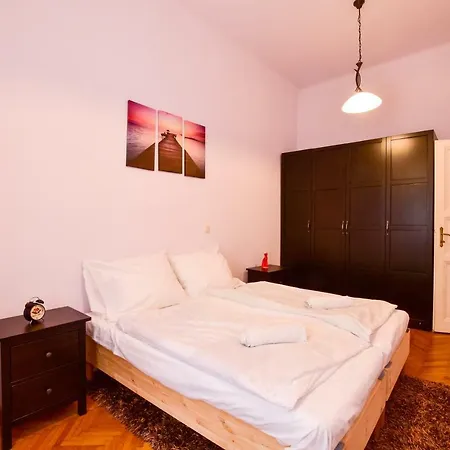 Lejlighed Carpathia At The Famous Vaci Street Budapest